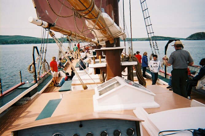 1.5 to 2-Hr Windjammer Sailing Trip in Maine w/ Licensed Captain - Wildlife spotting without the stress: eagles and seals