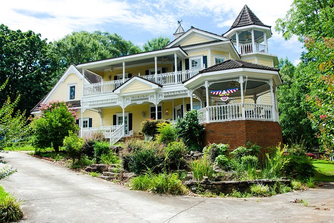 2.5 Hour Atlanta Local Food + Victorian Cemetery Tour - Start at Six Feet Under: the seafood tasting with a view