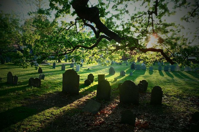 2.5-Hour Salem History & Sightseeing Guided Walking Tour - Getting oriented: meeting point, timing, and how the route flows