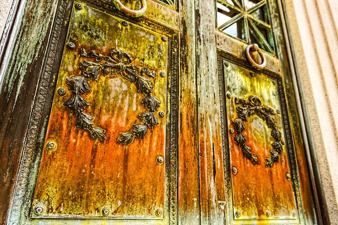 2-Hour Bonaventure Cemetery Walking Tour - Bonaventure Cemetery: where Savannah treats death like art