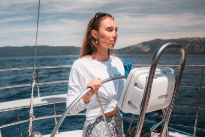 2 Hour Sailing Cruise on Lake Tahoe - The Blue Yacht Experience: Small Crowd, Real Service, Real Sailing
