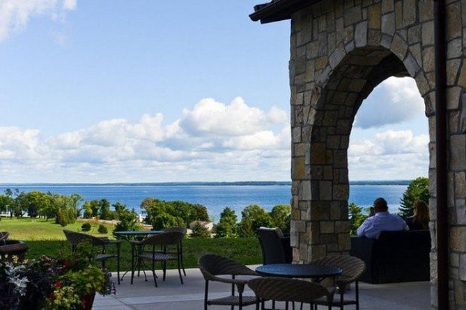 5-Hour Traverse City Wine Tour: 4 Wineries on Old Mission Peninsula - Old Mission Peninsula in 5 hours: a smart way to sample the region