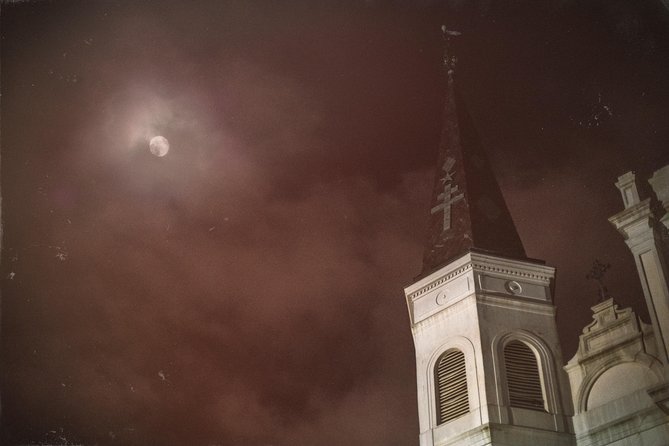 Adults-Only New Orleans Ghost, Crime, Voodoo, and Vampire Tour - Lafitte’s Blacksmith Shop and Bourbon: the break that keeps the night easy