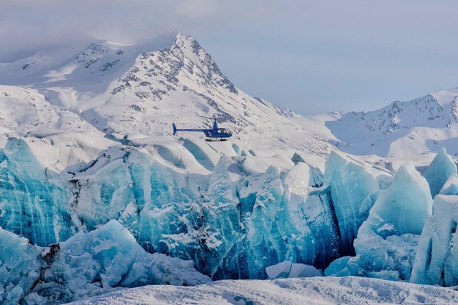 Alaska Helicopter Tour with Glacier Landing - 60 mins - ANCHORAGE AREA - Winter ice-formation walk (30 minutes): the right expectations for Oct–Apr