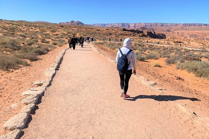 Antelope Canyon and Horseshoe Bend Day Trip from Las Vegas - Lunch and Water: The Small Comfort That Helps on a Long Day