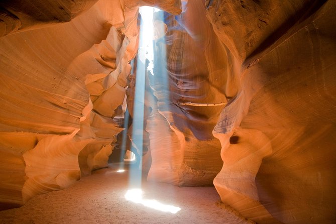 Antelope Canyon and Horseshoe Bend Tour from Sedona - Upper Antelope Canyon: where the Navajo guide makes the difference
