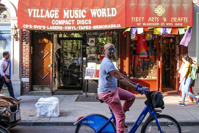 Artistic, Alternative Greenwich Village Walking Tour - Washington Square Park: a pause with a surprising past