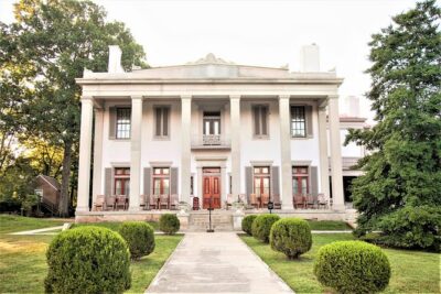 Belle Meade Guided Mansion Tour with Complimentary Wine Tasting - Getting there and staying on schedule (check-in at the Visitors Center)
