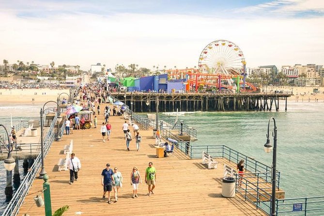 Best of LA: Hollywood, Griffith, Santa Monica, Venice, and Rodeo - Rodeo Drive and the Beverly Hills sign: the photo stop that makes people smile