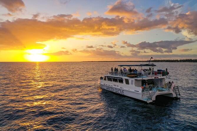 Big Island Historical Dinner Cruise to Kealakekua Bay - Entering the water: your 4:00 pm start in Kailua-Kona