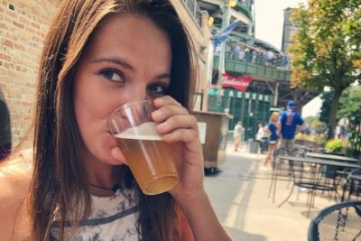 Bikes, Bites & Views: Chicago's Signature Dishes Bike Tour-Adults - Day route: Wrigleyville, Old Town, Lincoln Park, and the Gold Coast streets