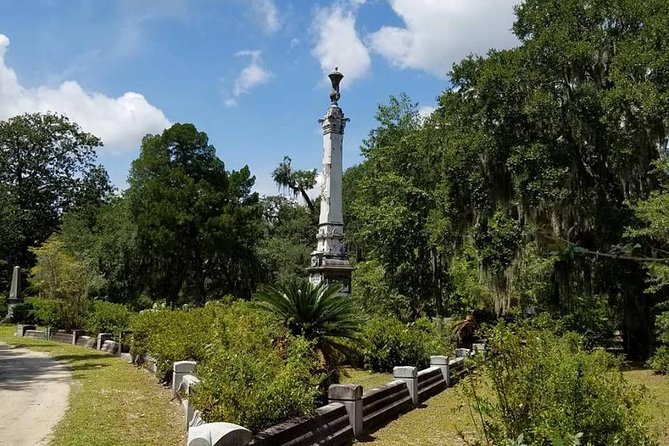 Bonaventure Cemetery Scenic History Art Symbols and Film Tour - The core stop: Bonaventure Cemetery and its most sought-after sections