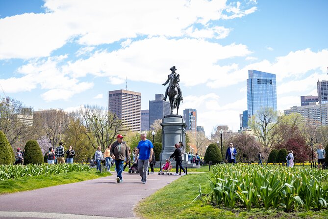 Boston Food & History: Pizza, North End & Freedom Trail - Old City Hall, King’s Chapel, and Granary Burying Ground: architecture plus meaning
