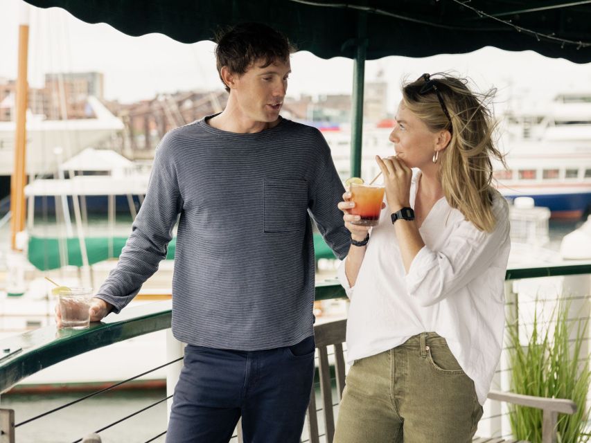 Boston: Harbor Sunset Yacht Cruise - Boston Harbor at sunset: an easy win for your first-time plan