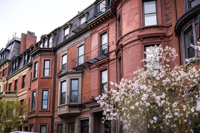 Boston History Tour: Scenic Walk Through Time & Landmarks - Boston’s print and ideas: the first bookstore site on your path