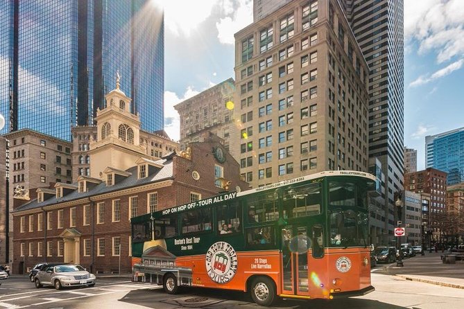 Boston Hop-On Hop-Off Trolley Tour with 13 Stops - Harbor Front to the North End: Stops 1–3 for Water Views and Big-Time Boston Icons