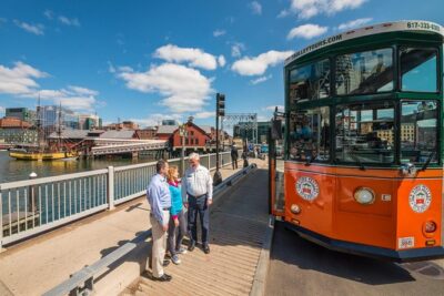 Boston Hop-On Hop-Off Trolley Tour with 13 Stops - Tea Party Ships and Back Bay Icons: Stops 9–12 for Museums and Major Streets