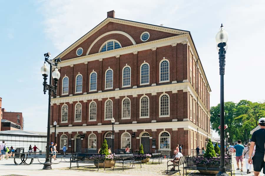 Boston's Freedom Trail: A Revolutionary Walking Tour - Faneuil Hall and the Paul Revere House: speeches, planning, and urgency