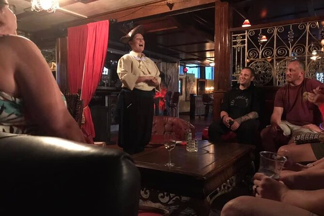 Charleston Haunted Booze and Boos Ghost Walking Tour - Who this tour suits best