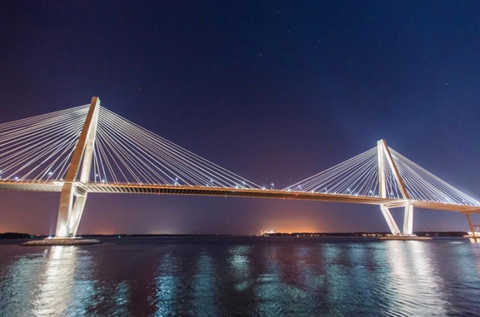 Charleston: Luxury Harbor Dinner Cruise - The 3-course dinner: what the meal experience really feels like