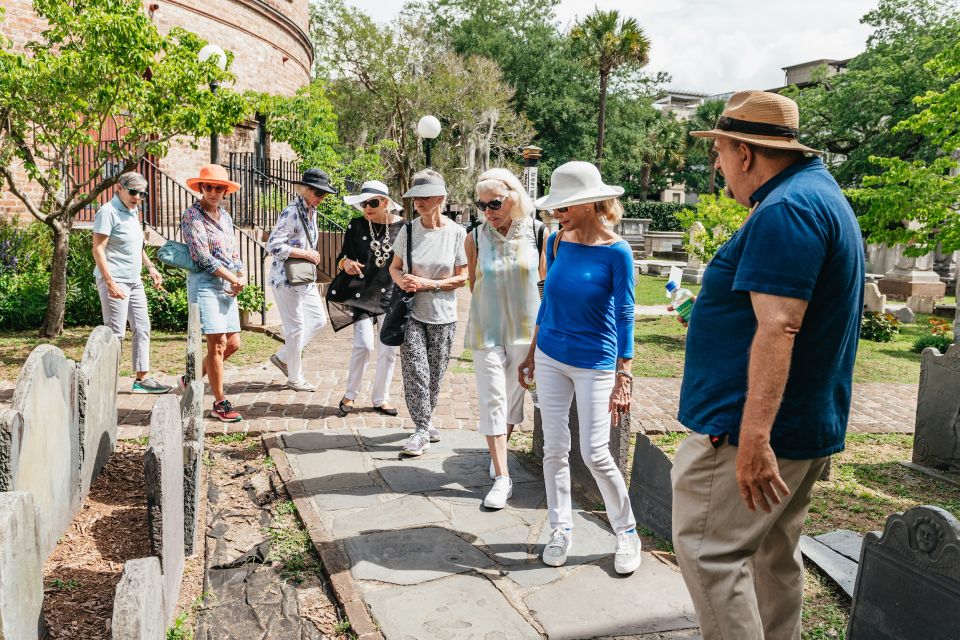 Charleston: Old Walled City Historical Walking Tour - Waterfront Park to Rainbow Row: beauty with a memory