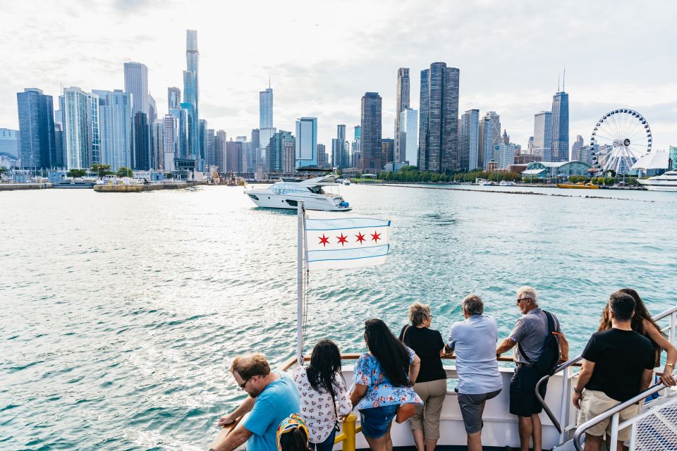 Chicago: 1.5-Hour Lake and River Architecture Cruise - Boat comfort: deck-top views or climate-controlled interiors