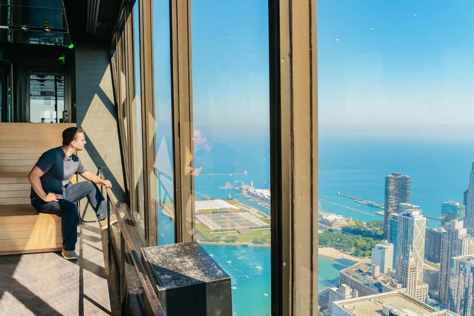 Chicago: 360 CHICAGO Observation Deck Ticket - Entering the building: skipping the ticket line but not security