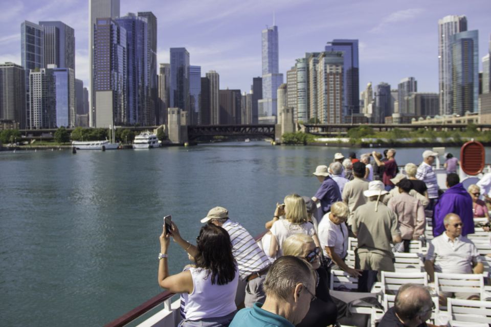 Chicago: 45-Minute Family-Friendly Architecture River Cruise - Onboard Food and Drinks: The Cash Bar Setup (and What You Can Bring)
