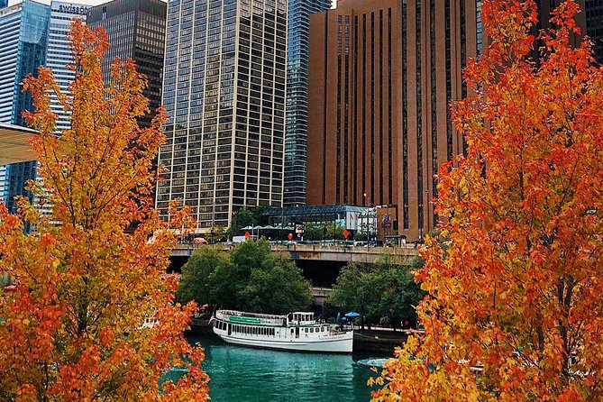 Chicago Architecture Center River Cruise aboard First Lady - Trump International and the idea of buildings in conversation