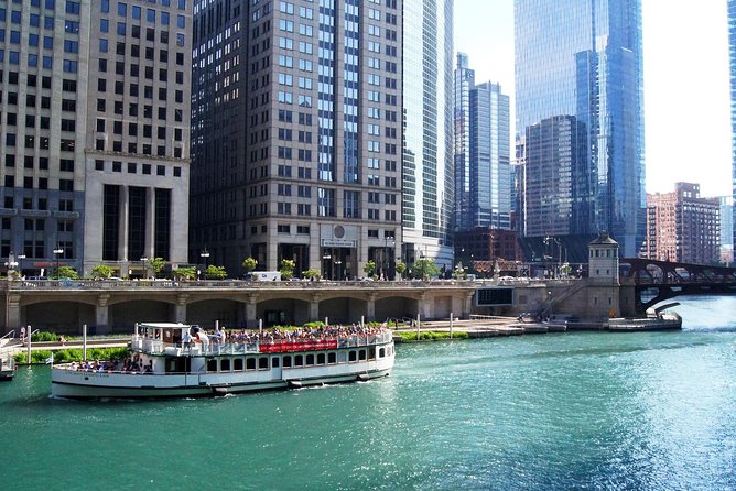 Chicago Architecture Center River Cruise aboard First Lady - Mies van der Rohe and modern structure on the river