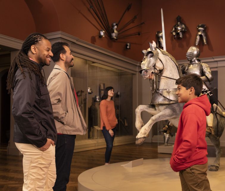 Chicago: Art Institute of Chicago Fast-Pass Ticket - Free tours and the kind of guide who makes you pay attention