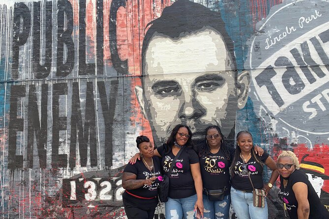 Chicago Crime and Mob Bus Tour - Stop 1: the gangster story setup around Pearson Street