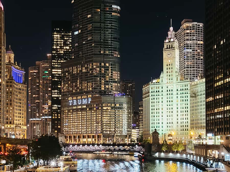 Chicago: Fireworks Cruise with Lake or River Viewing Options - Lake Michigan fireworks cruise (2 to 2.5 hours): skyline backdrop and lock-system action