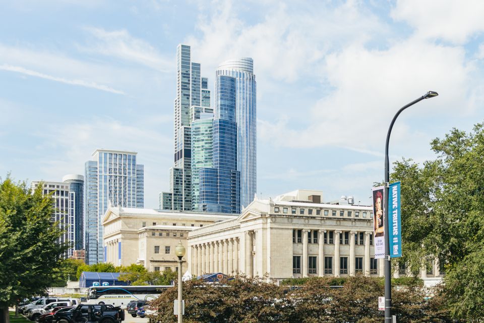 Chicago: Hop-on Hop-off Sightseeing Tour by Open-top Bus - Should you book the Big Bus Chicago hop-on hop-off?