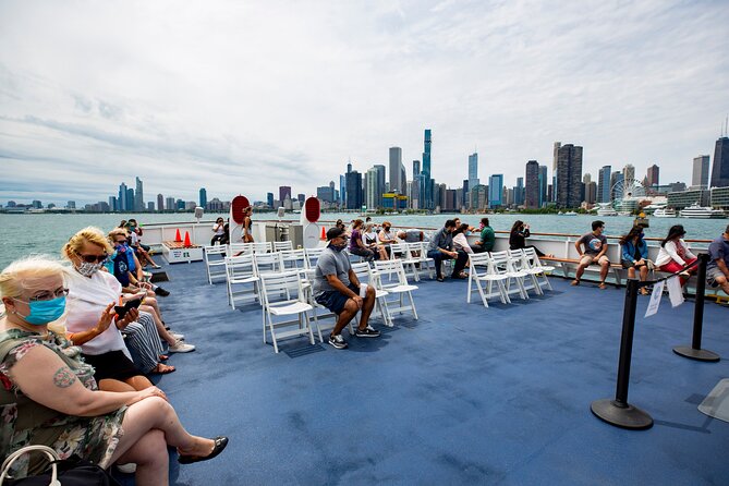 Chicago Lake and River Architecture Tour - The Chicago River stretch: where skyline stories get physical