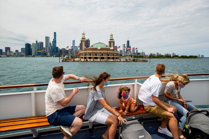 Chicago Lake and River Architecture Tour - Arriving at Wendella: the Magnificent Mile location that saves time