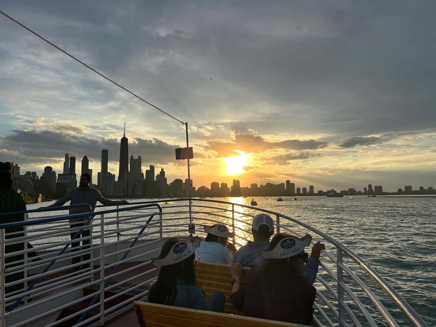 Chicago: Lake Michigan Skyline Cruise - Photo tips that actually help on a windy lake