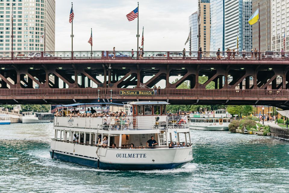 Chicago River: 1.5-Hour Guided Architecture Cruise - Photo moments: where to stand and what to grab