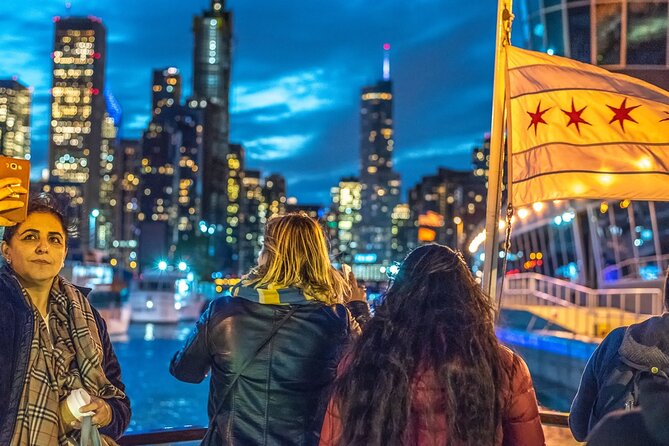 Chicago River 45-Minute Architecture Tour from Magnificent Mile - What $28 Buys You: Live Guide, Restroom, and On-Board Comfort