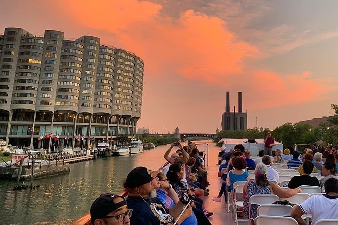 Chicago River 90-Minute Architecture Boat Tour - The skyline route: Wrigley, Willis, Aqua, Chinatown, Merchandise Mart, Navy Pier