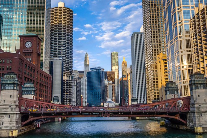Chicago River Architecture Tour with Small Boat Upgrade Option - Meeting at 465 N McClurg Ct: keep this start time in mind