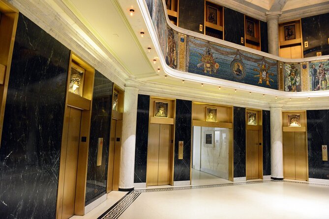 Chicago's Secret Interiors Architectural Walking Tour - The Loop and La Salle: the Financial Canyon story on foot