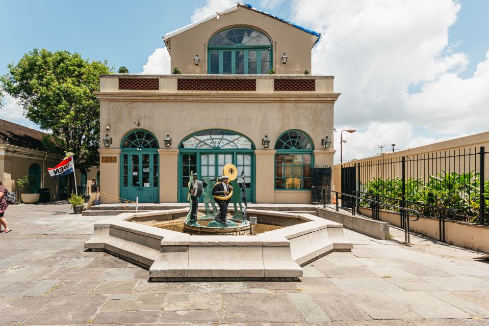City Sightseeing New Orleans HOHO Bus Tour & Bookable Extras - French Market (Stop 2): shopping that feels local, not staged