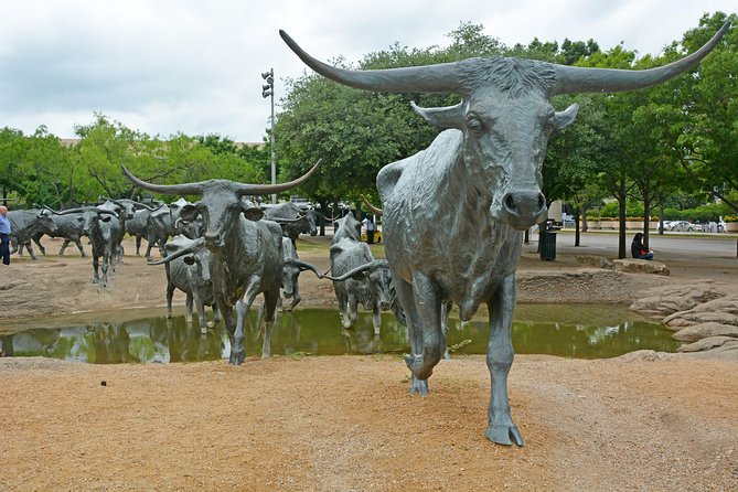 Dallas and JFK Cruizer Tour - Dallas Police Memorial and First Baptist Dallas: meaning mixed with architecture