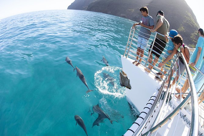 Deluxe Na Pali Morning Snorkel Tour on the Lucky Lady - Comfort details that matter on a 5.5-hour ocean day