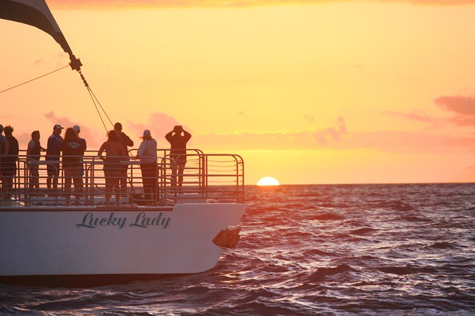 Deluxe Na Pali Sunset Tour on the Lucky Lady - The catamaran setup: where you should stand, sit, and shoot photos