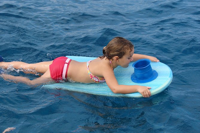 Deluxe Snorkel & Dolphin Watch Aboard a Luxury Catamaran from Kailua-Kona - Food, Drinks, and Keeping Your Energy Up