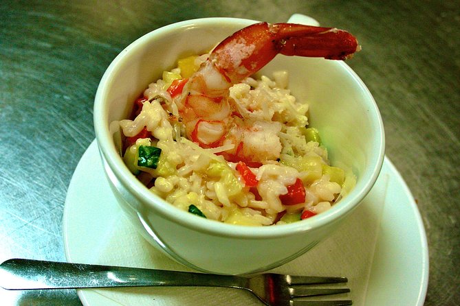 Downtown Charleston Food Tour - Practical tips: shoes, rain, and parking in Charleston