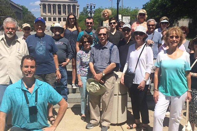 Downtown Nashville Guided Sightseeing Walking Tour - Walking downtown Nashville with a real story map