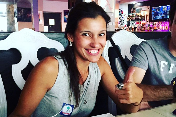 Downtown West Palm Beach Food Tour - Stop 1: E.R. Bradley’s Saloon and the guava-cheese start